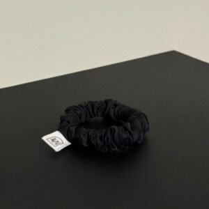 Šilkinė gumelė „Juoda“